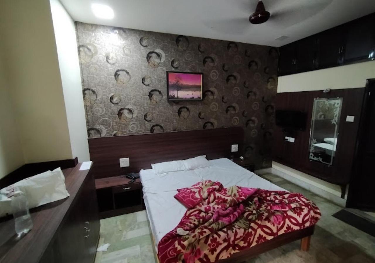 Liberty Guest House Váránaszi Kültér fotó