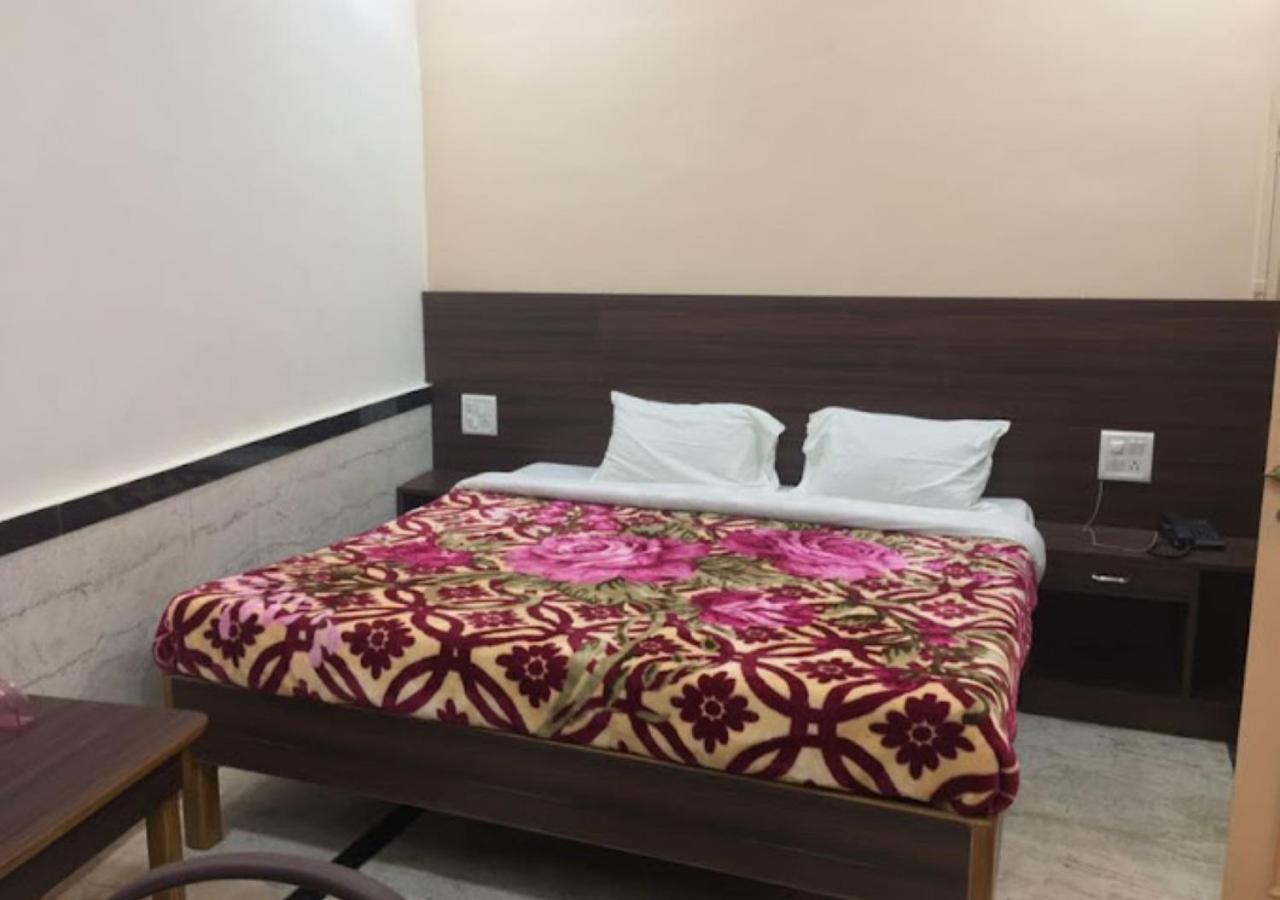 Liberty Guest House Váránaszi Kültér fotó