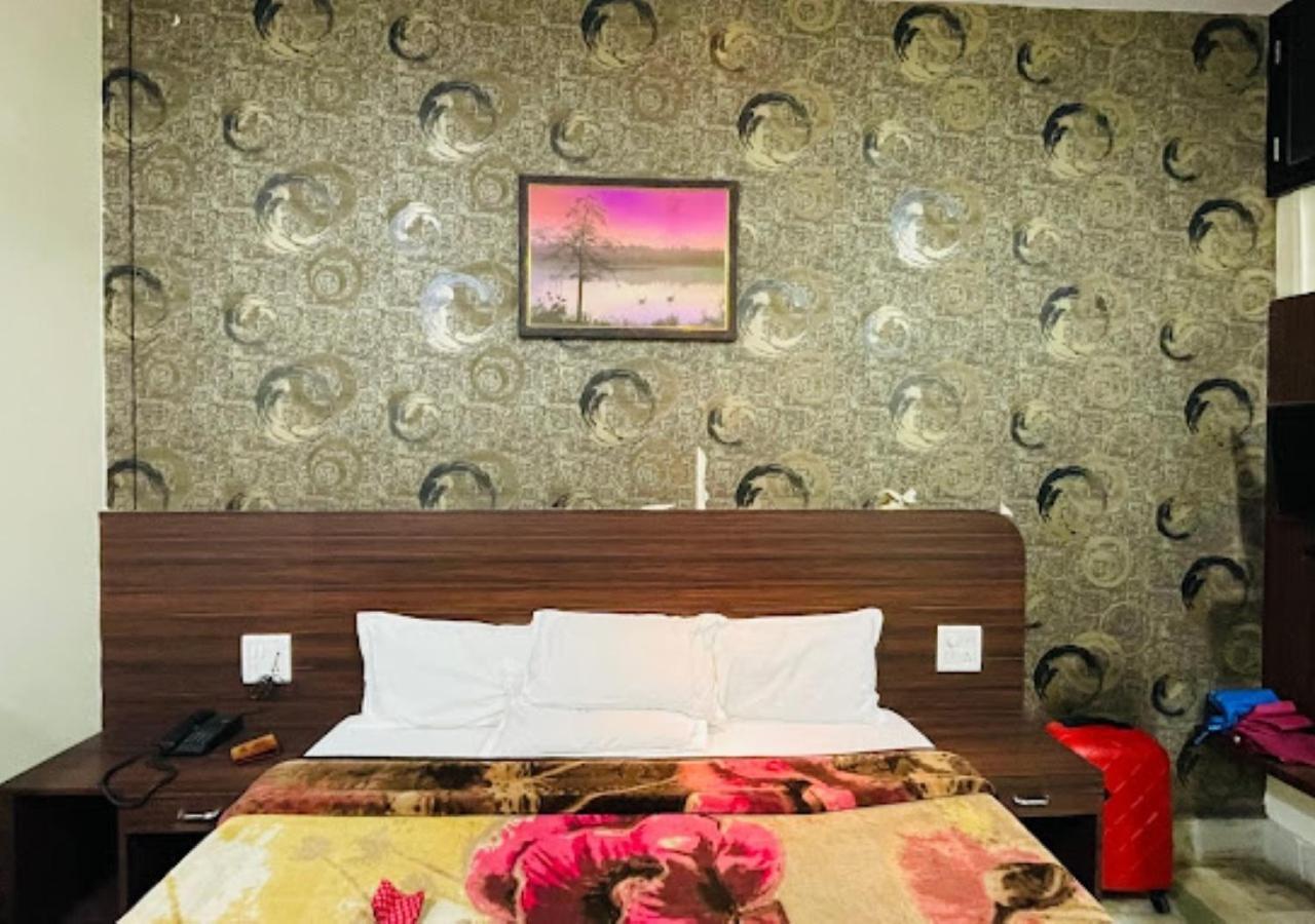 Liberty Guest House Váránaszi Kültér fotó